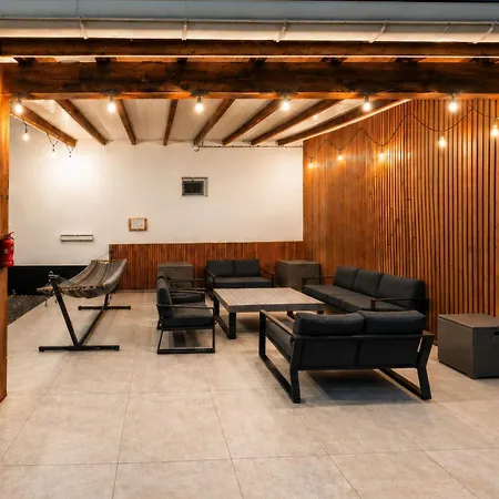 Riverside Toulouse Airport 3-ac-pkg-terrace-wifi-desk-airbus-meett