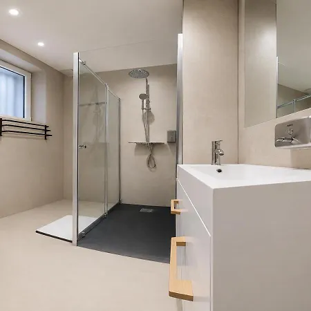 Riverside Toulouse Airport 3-ac-pkg-terrace-wifi-desk-airbus-meett 3*